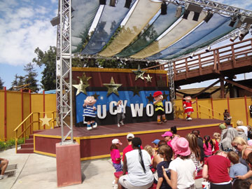 Camp Snoopy - a kiddie show