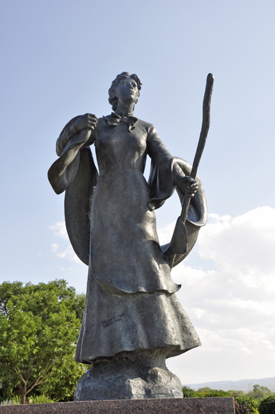 Statue: the Spirt of Pioneer Women