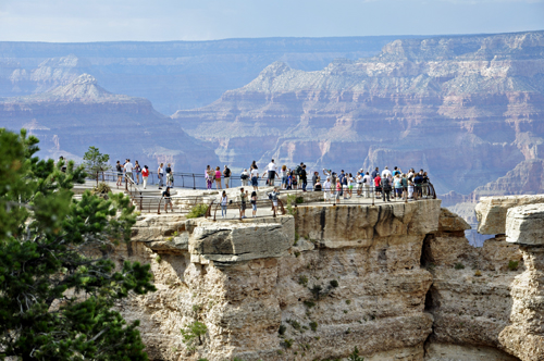too many people at Mather Point