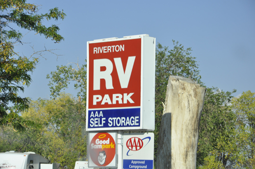 sign: Riverton RV Park