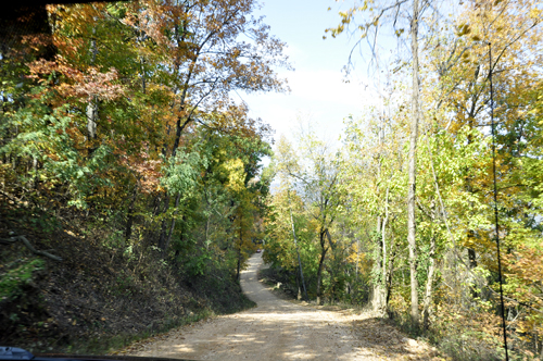 narrow dirt road to Twim Falls, with beautiful fall colors