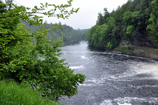 The rushing water of the Tahquamenon?River