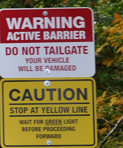 warning sign - wait for green light