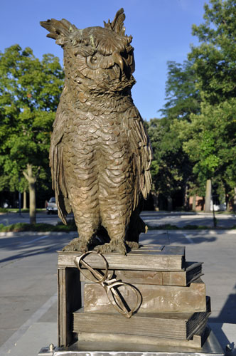 owl sculpture