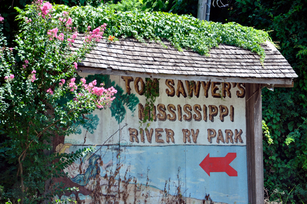 sign: Tom Sawyer's Mississippi River RV Park