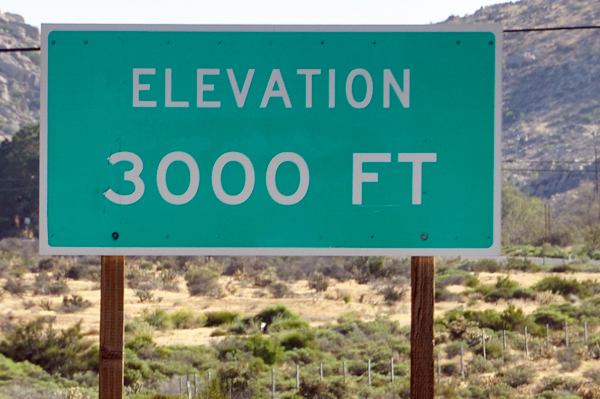 elevation 3000 feet sign