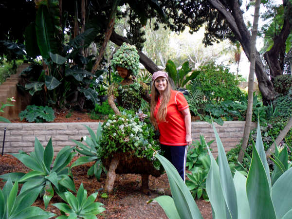 Karen Duquette and a mariachi Topiary