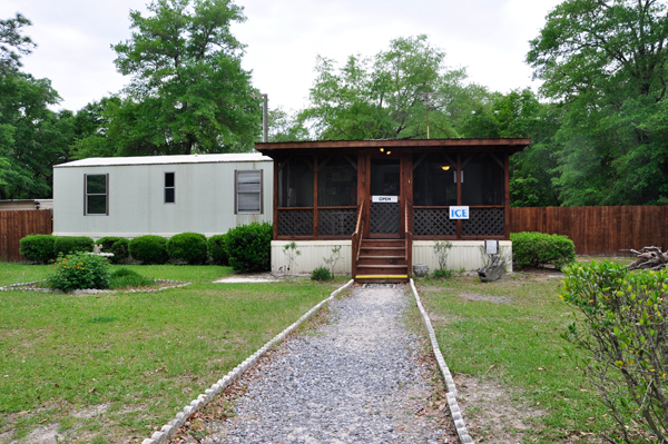 The Two Rv Gypsies At Rivers Edge Campground In Holt, Florida