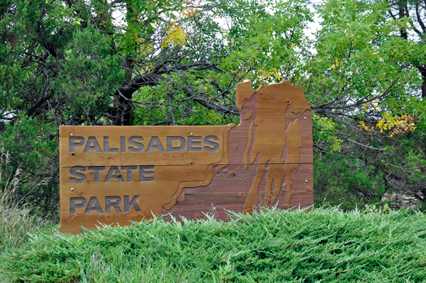 sign: Palisades State Park