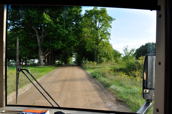 dirt road to enter campground
