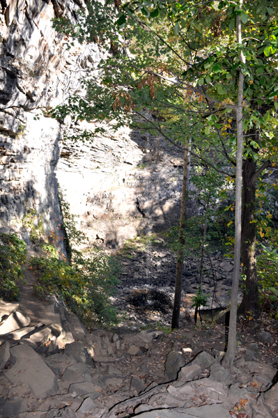 the rocky trail to Ozone Falls