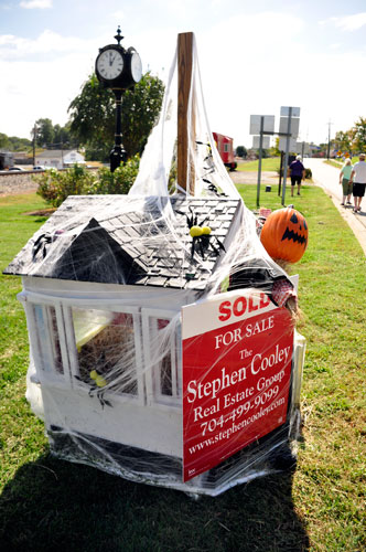 Stephen Cooley Real Estate house display