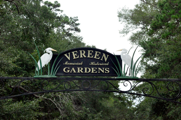 entry way to Vereen Gardens
