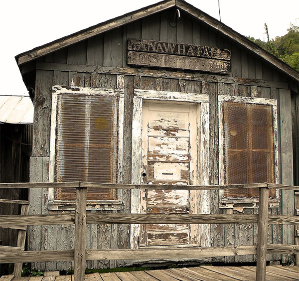 The former Kanawha Falls post office