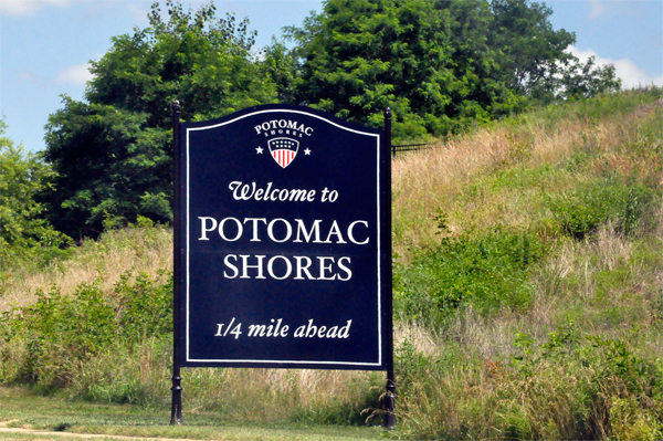 Welcome to Potomac Shores sign