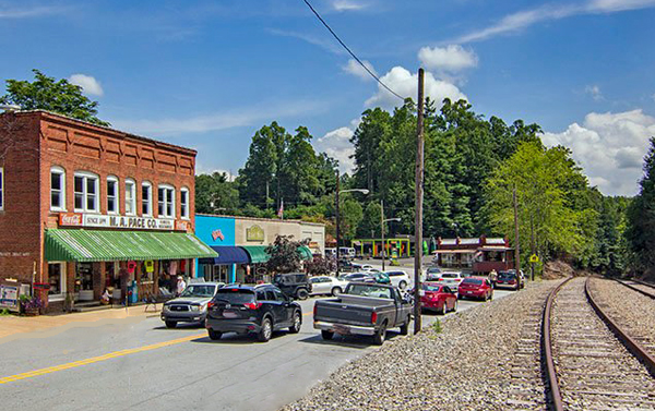 the town of Saluda and RR tracks