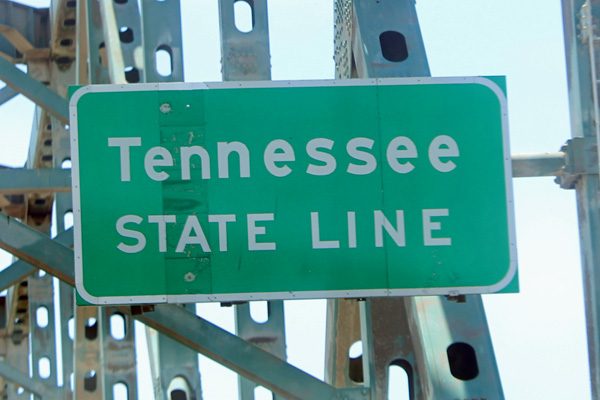 Tennessee state line sign