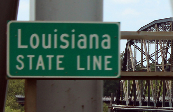 Louisiana state line sign