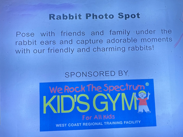 Rabbit photo spot sign