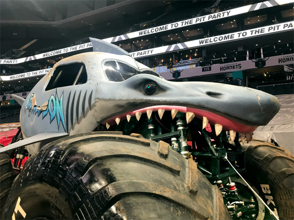 Megalodon Monster Truck