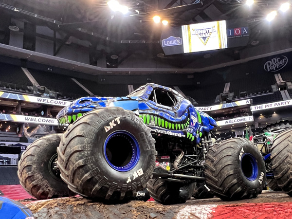 ThunderROARus monster truck