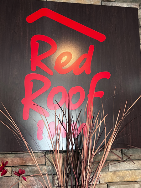 Red roof Inn sign