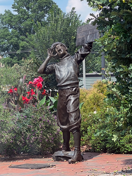 newsboy statue