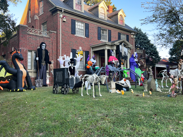 house, skeleton horse and carriage