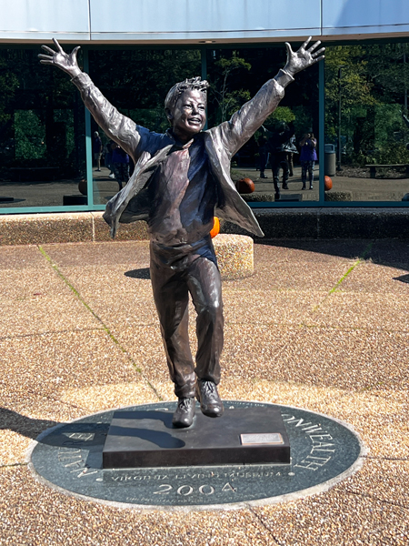 the Winner statue