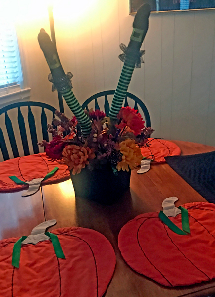 Halloween table decor