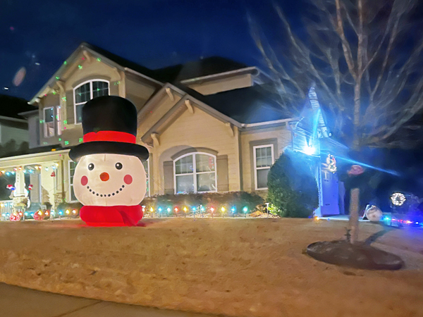 giant snowman head in 2024