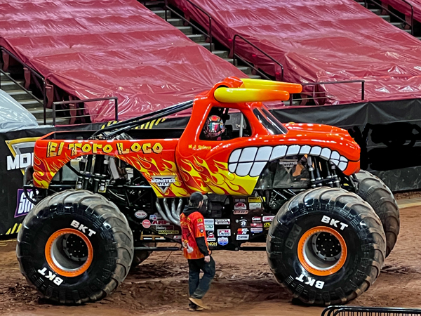 El Toro Loco Monster Truck