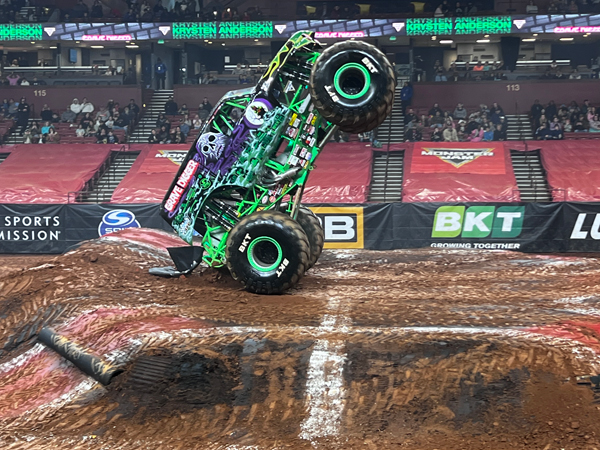 Krysten Anderson in Grave Digger