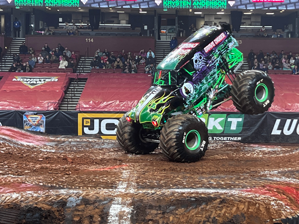 Krysten Anderson in Grave Digger