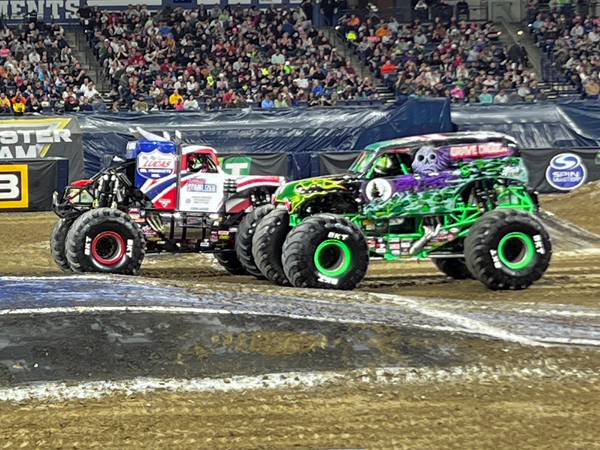 Lucas Stabilizer vs. Grave Digger