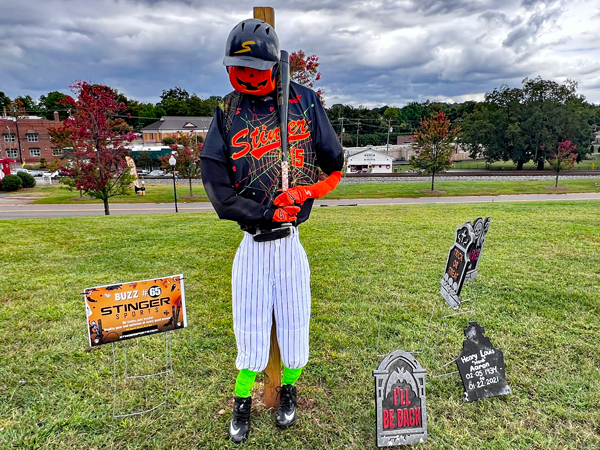 Dolce Lusso Salon and Spa scarecriw