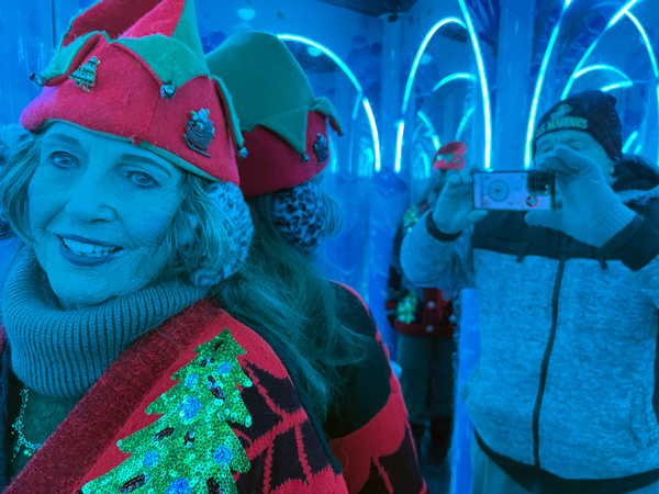 Karen and Lee Duqueet in The Mirror Maz