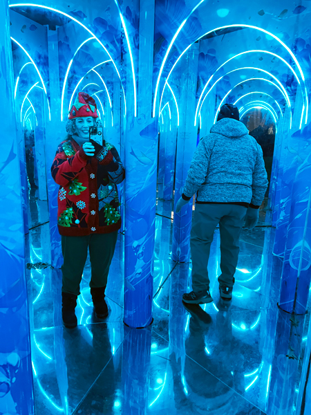 Karen and Lee Duqueet in The Mirror Maz