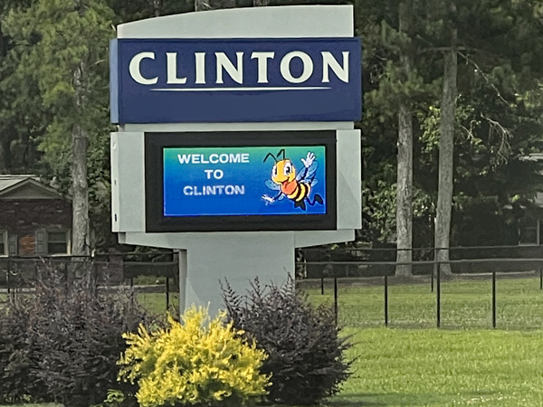 Welcome to Clinton sign