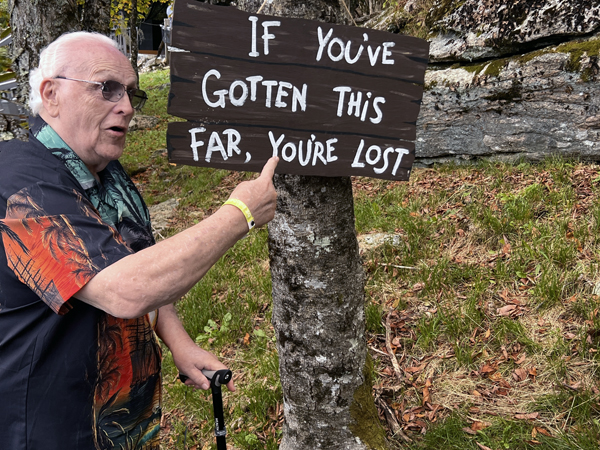 Lee Duquette and a lost sign