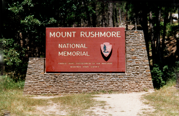 1987 Mount Rushmore entrance