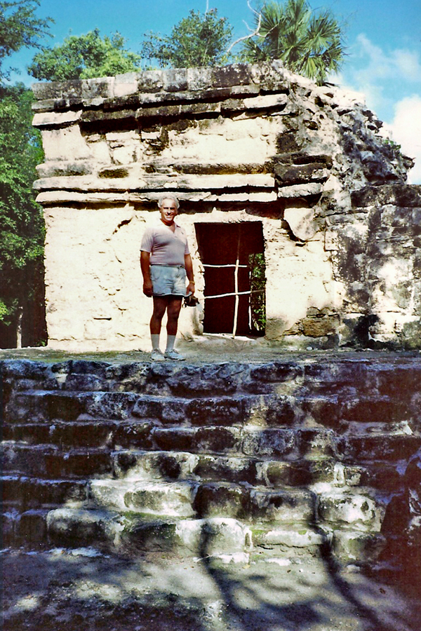 Lee Duquette at San Gervacio Ruins
