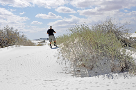 Lee in the white sand dunes