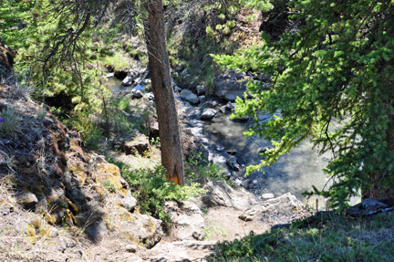 the trail to the rock 