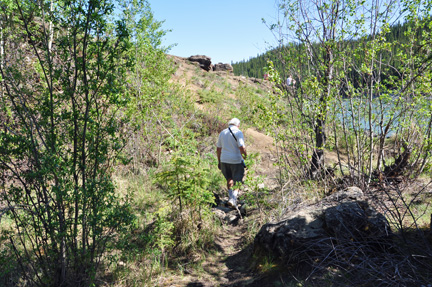 the trail to the rock 