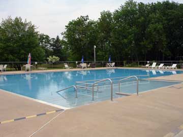 the pool at Thousand Trails