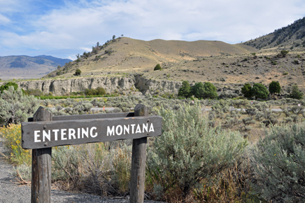 entering Montana sign