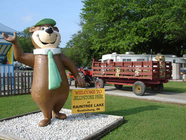 Yogi Bear statue