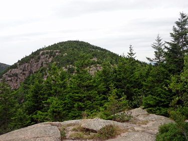 view along the trail to Bubble Rock