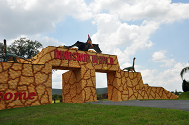the entrance to Dinosaur World